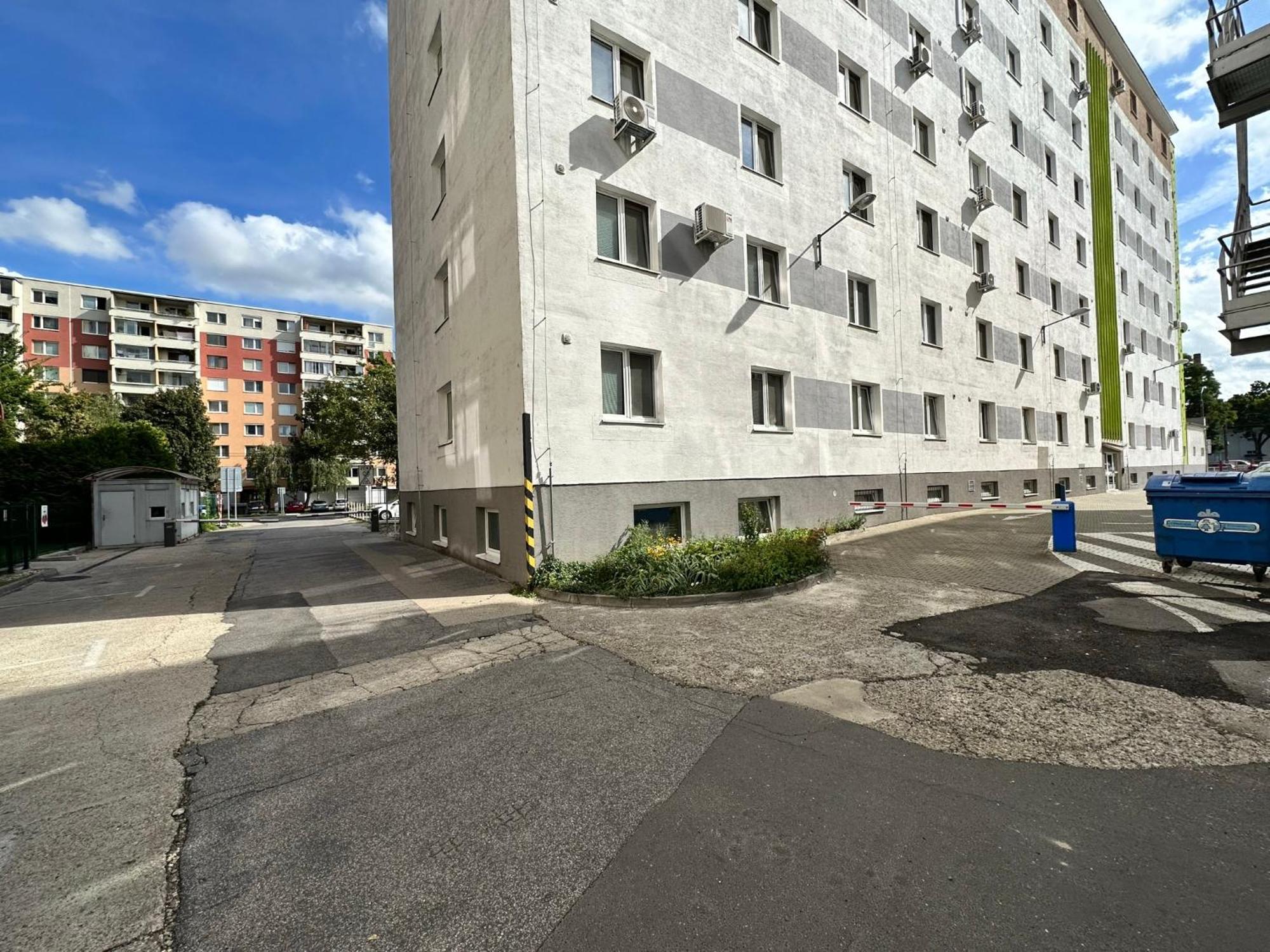 Cozy Studio Apartment In The Wider Center Pressburg Exterior foto